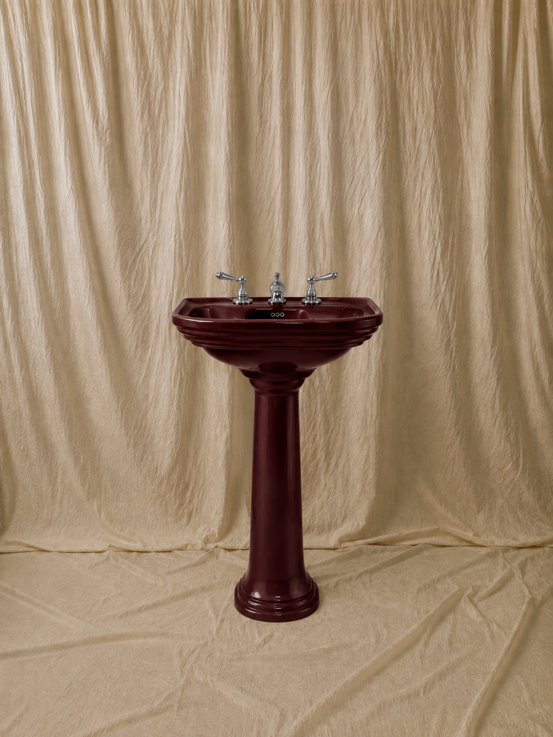 Curved Pedestal Washbasin 61