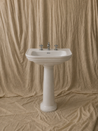 Curved Pedestal Washbasin 72