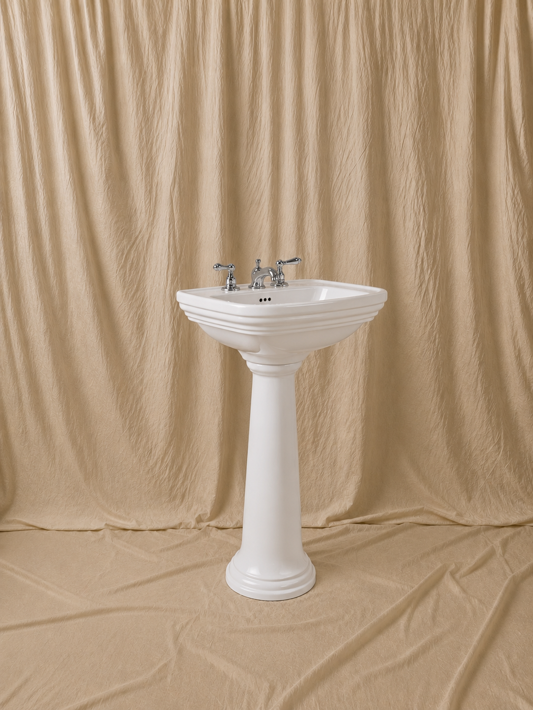 Curved Pedestal Washbasin 61